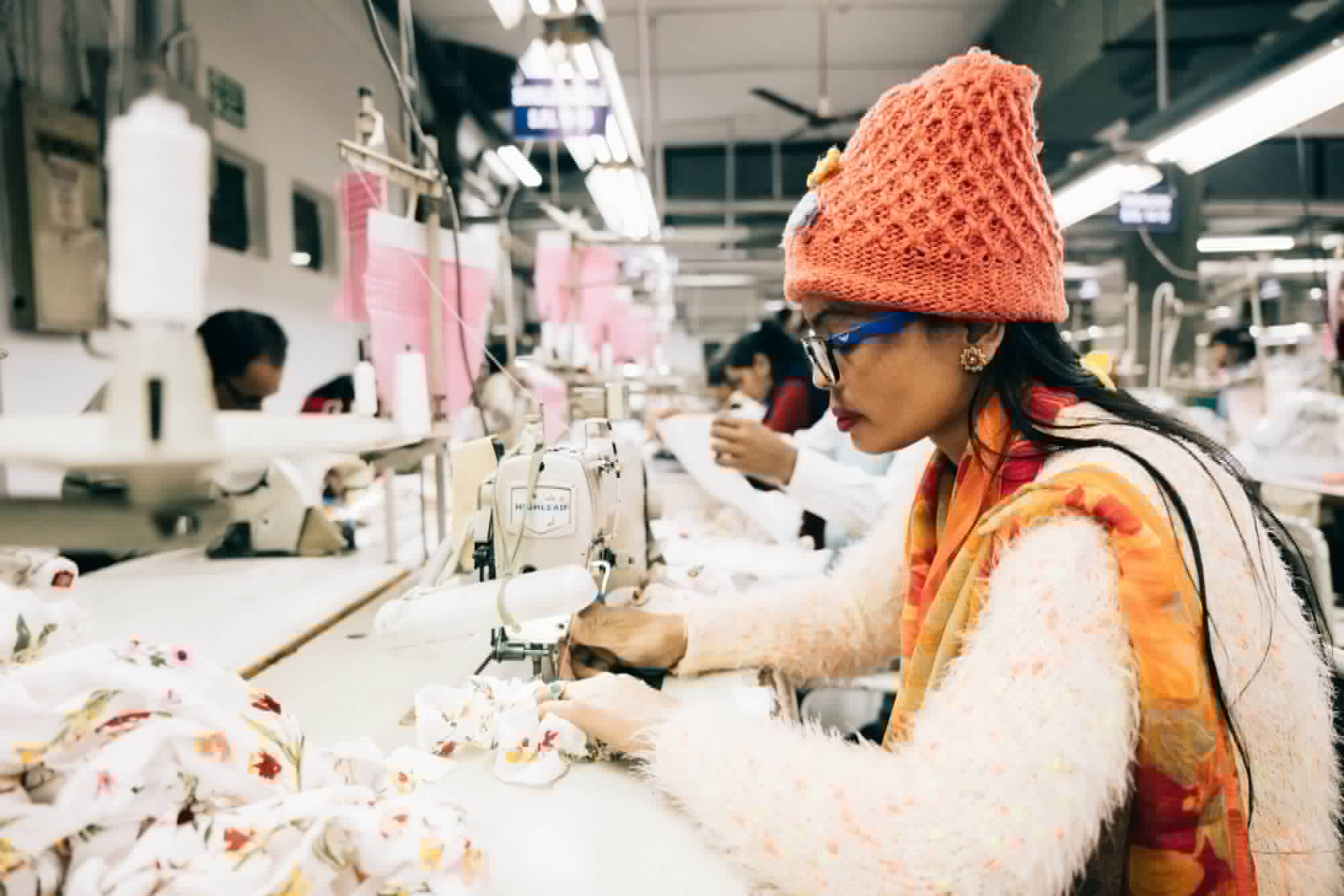 High-Quality Women’s Clothing Manufacturer for Modern Fashion Labels